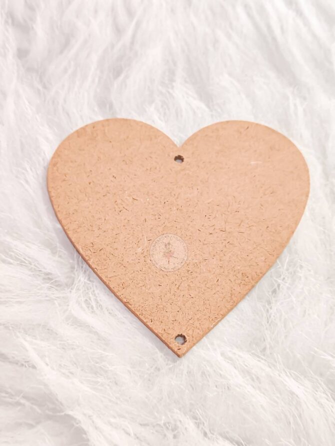 MDF SHAPE HEART WITH HOLE 4PCS