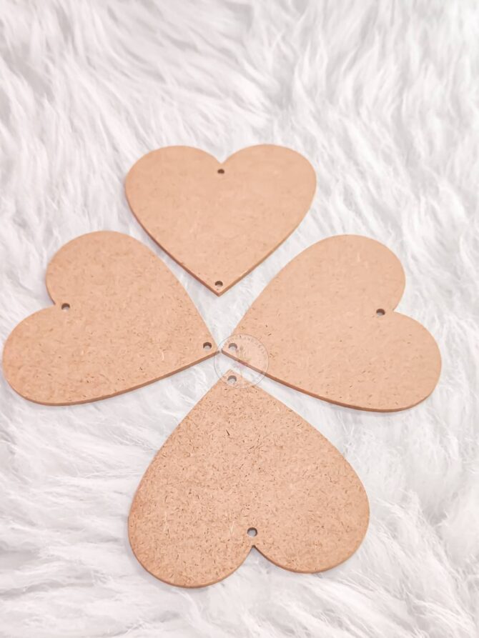 MDF SHAPE HEART WITH HOLE 4PCS